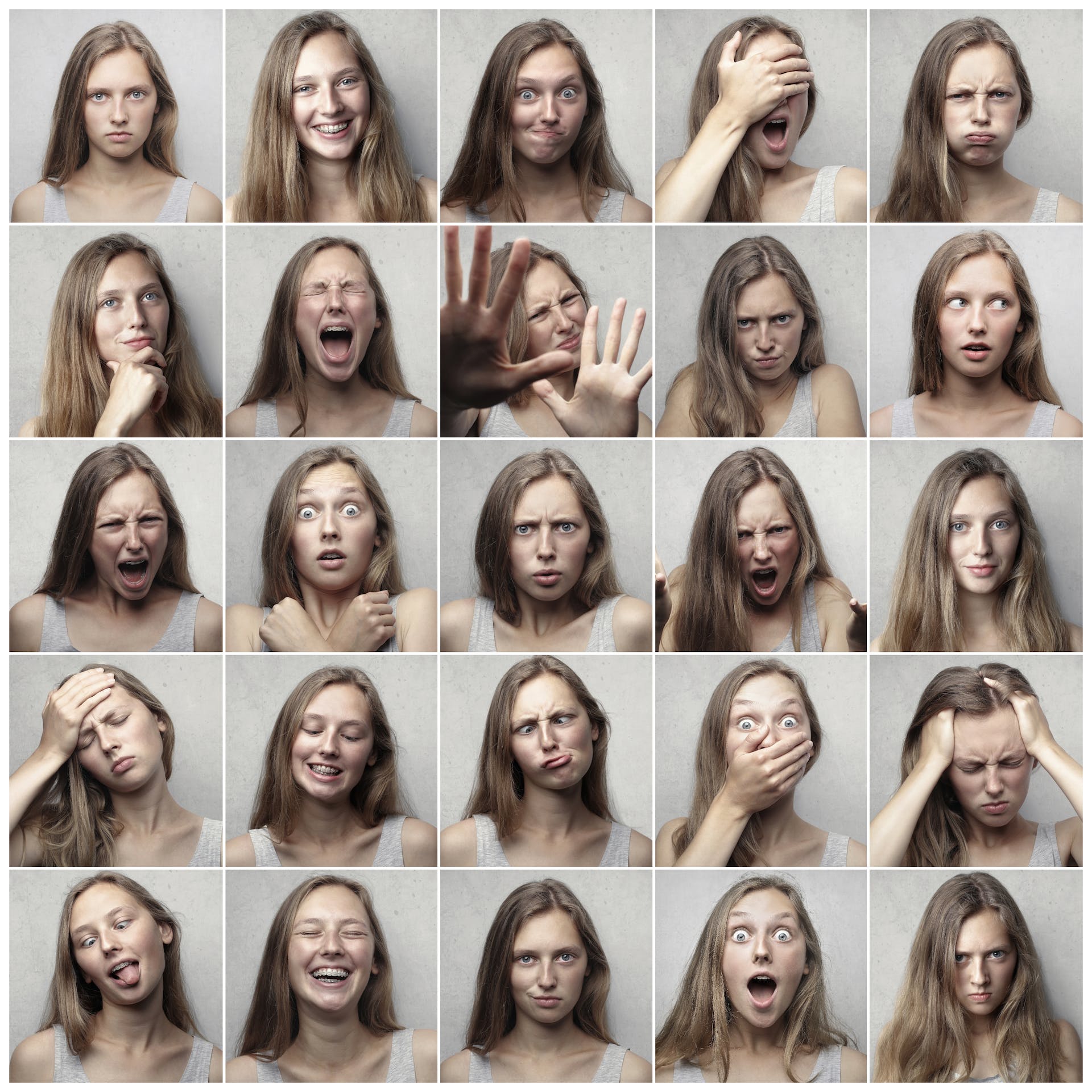 plusieurs images d'une même femme ayant plusieurs émotions différentes